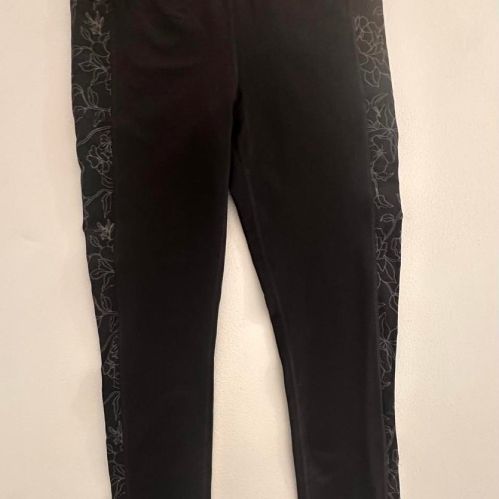 Skechers black leggings size Medium